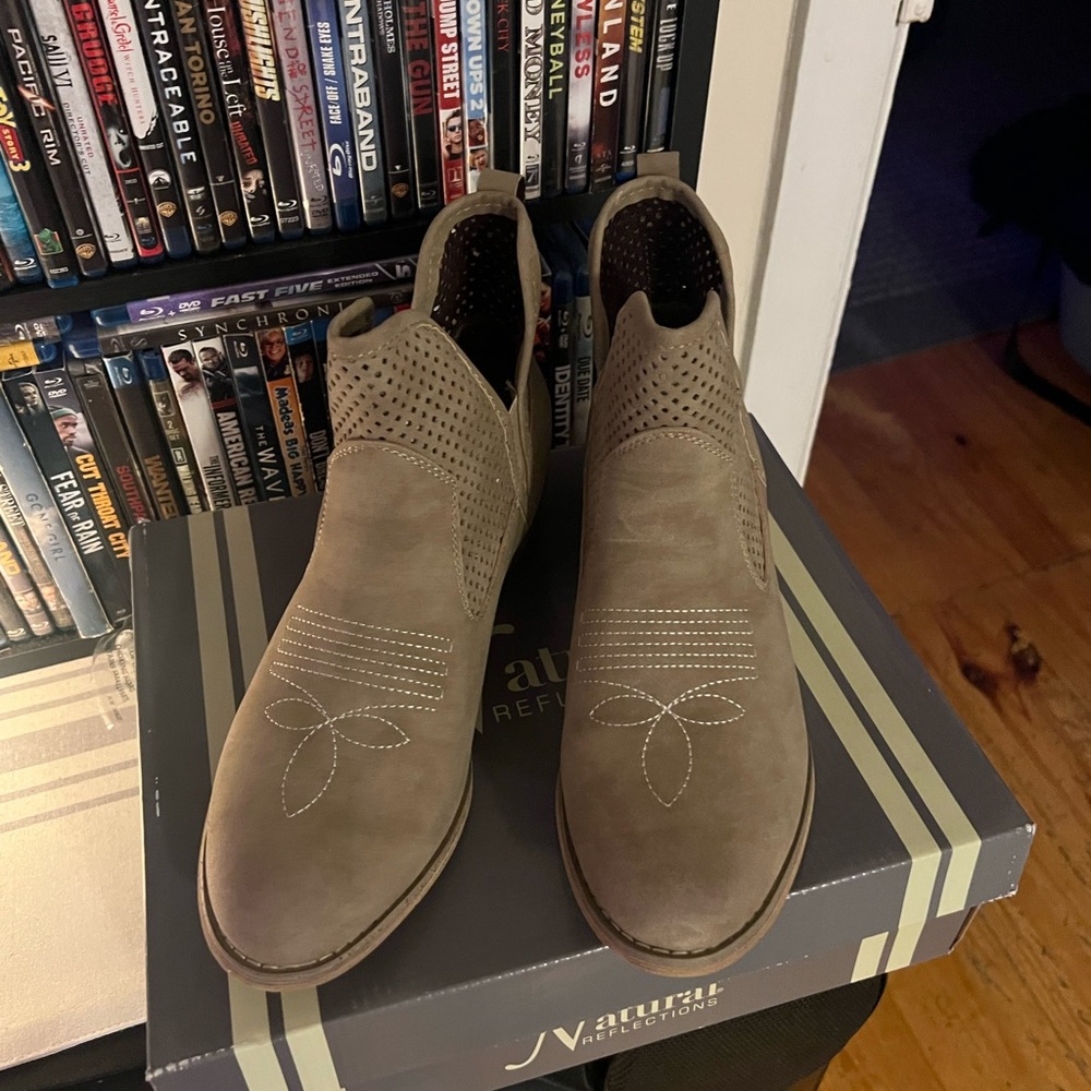 Women’s Booties